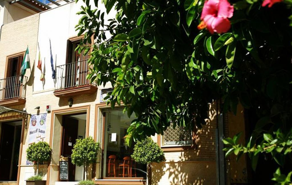 Ele Santabarbara Hotel Castilleja de la Cuesta Luaran gambar