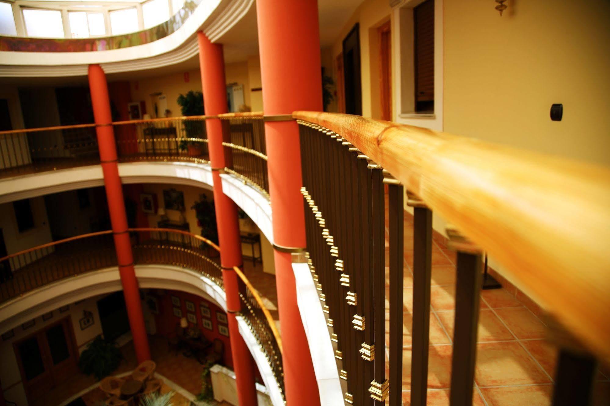 Ele Santabarbara Hotel Castilleja de la Cuesta Luaran gambar