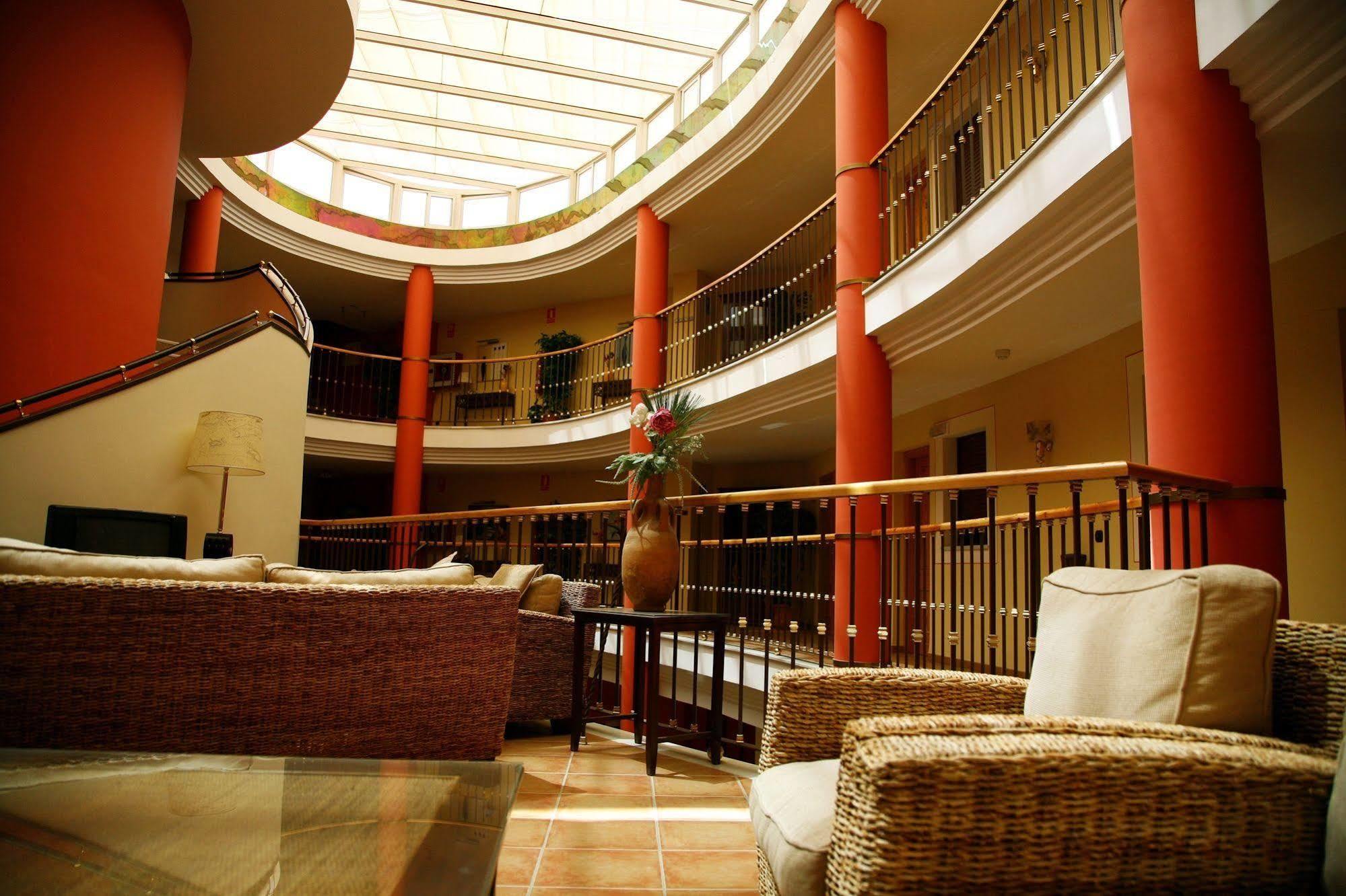 Ele Santabarbara Hotel Castilleja de la Cuesta Luaran gambar