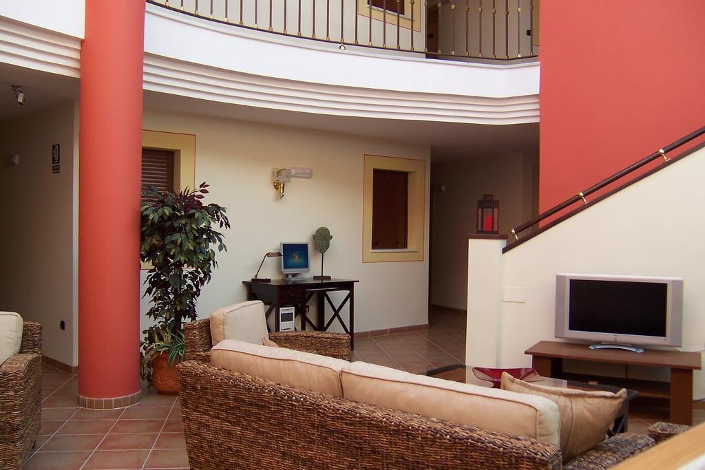 Ele Santabarbara Hotel Castilleja de la Cuesta Luaran gambar